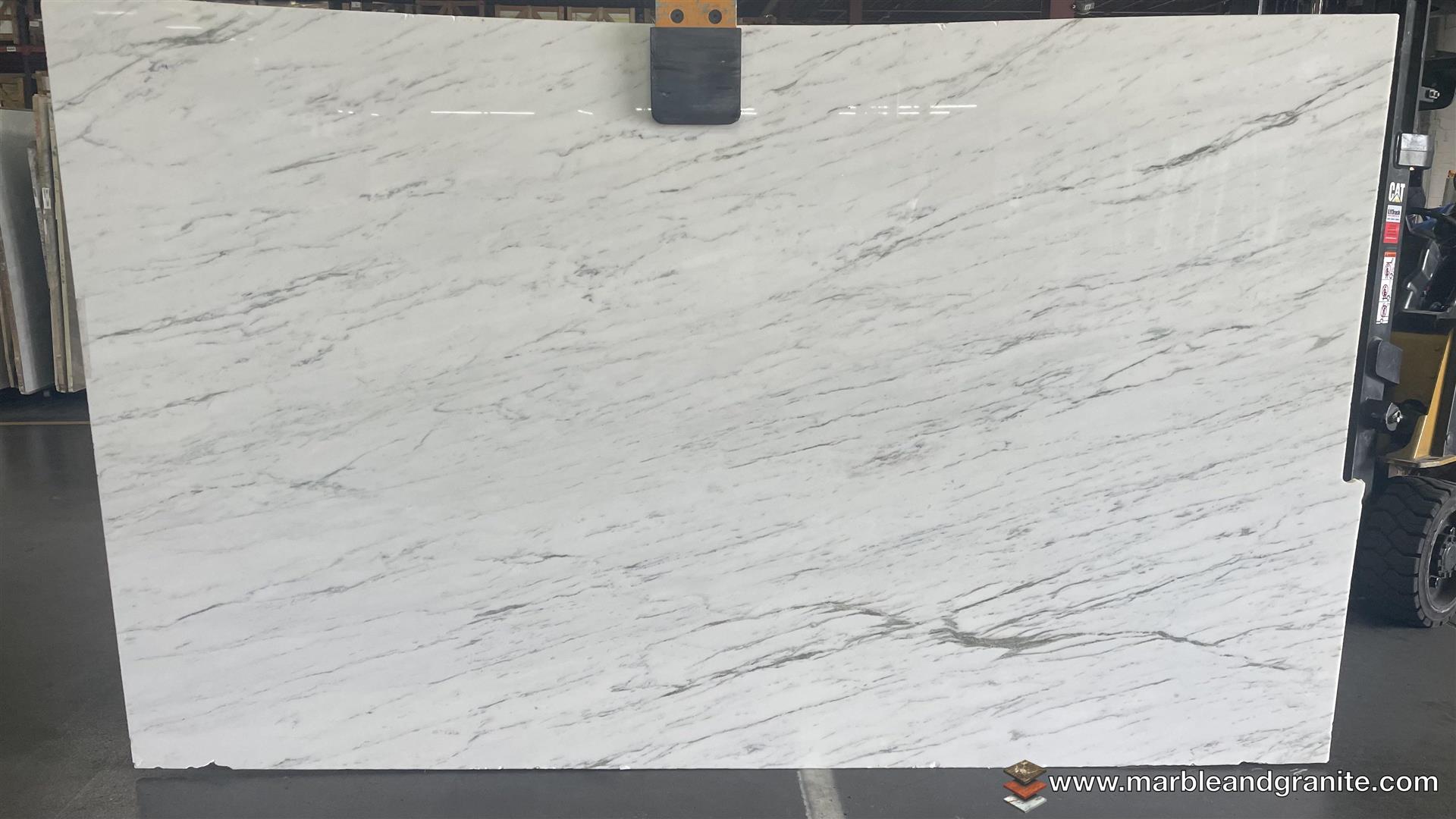 Calacatta Caldia Slabs image